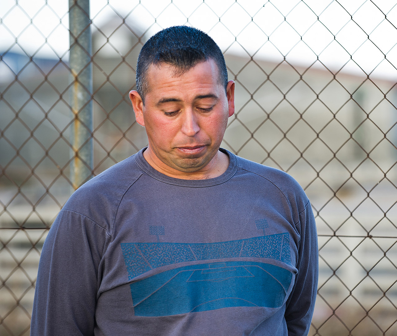 Forehead,Fence,Jaw,Sleeve,Mesh,Wire fencing,Facial hair