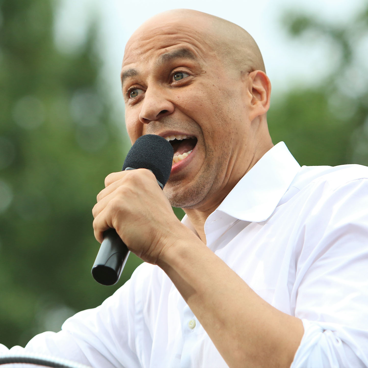 shutterstock corey booker blog 1500x1500 1 Senator Cory Booker Takes on Big Meat, Animal Equality Endorses