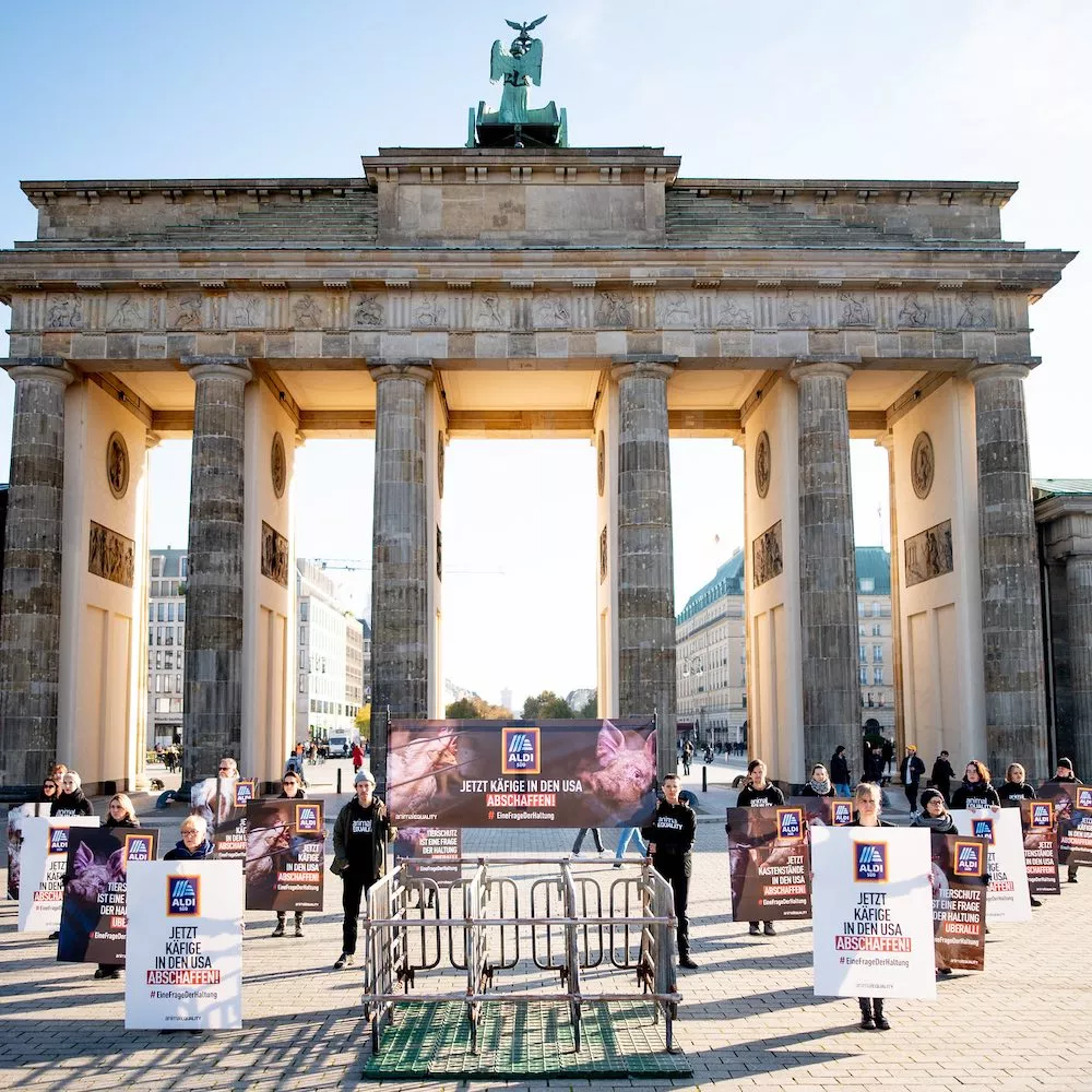 Animal Equality protest against Aldi in the Brandenburg Gate.