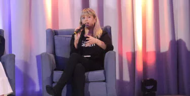 Abi hablando durante la Cumbre AVA 2024