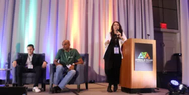 Dulce hablando durante la Cumbre AVA 2024